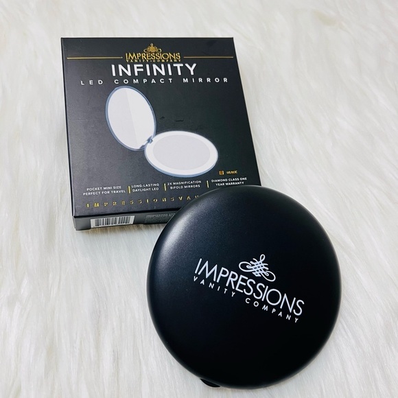 Infinity LED Compact Mirror - Picture 3 of 8